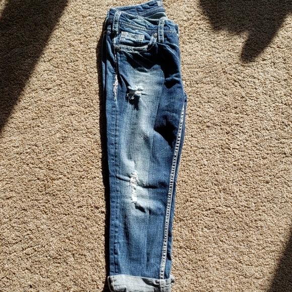 Silver Capris - Picture 1 of 3